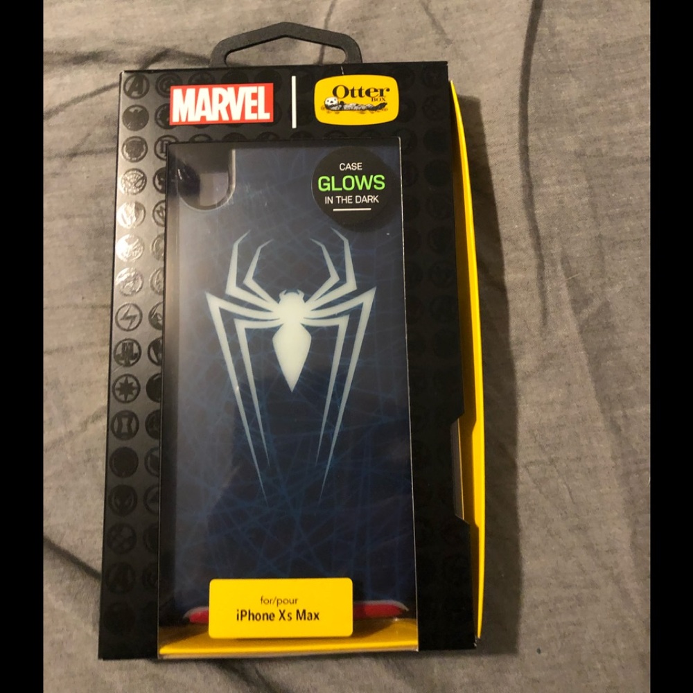 NIB OtterBox Marvel phone Case iPhoneXs Max